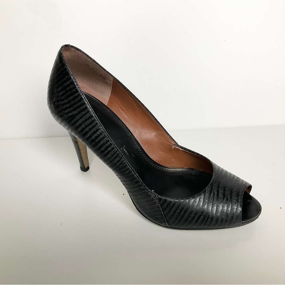 Banana Republic Black Textured Leather Pumps